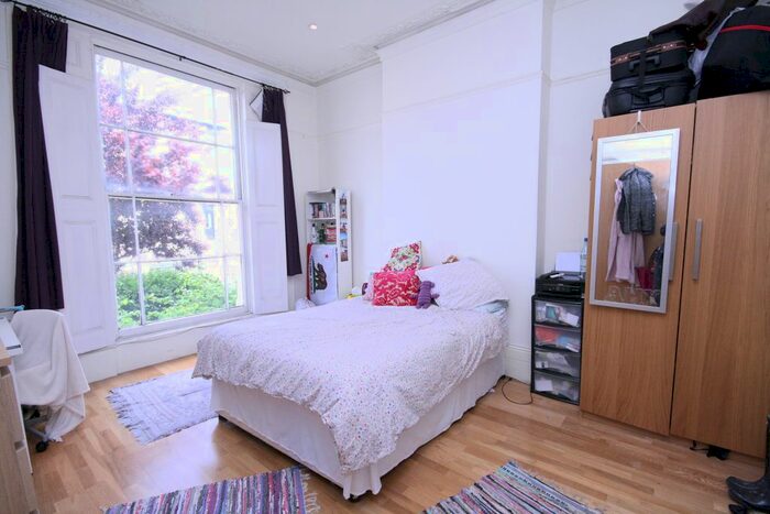 3 Bedroom Flat To Rent In Agar Grove, Camden, NW1