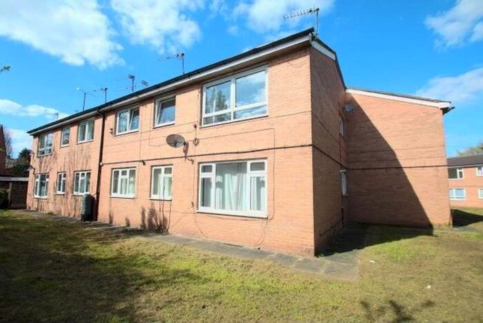 2 Bedroom Flat To Rent In Kirkby Close, South Kirkby, WF9