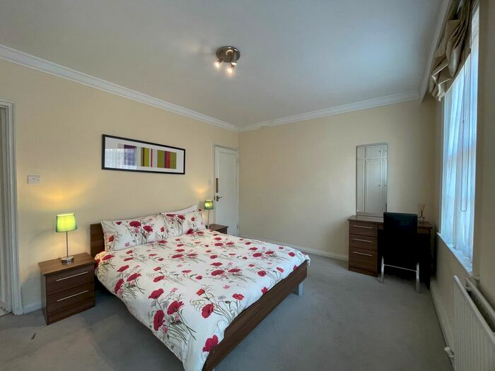 1 Bedroom Flat To Rent In Reeves Mews, London, W1K