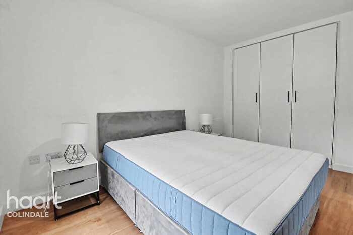 1 Bedroom Apartment For Sale In Farington House, Beaufort Park, NW9