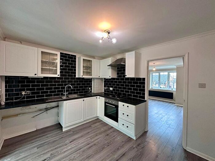 2 Bedroom Terraced House For Sale In Hawks Way, Ashford, TN23 - Photo 3