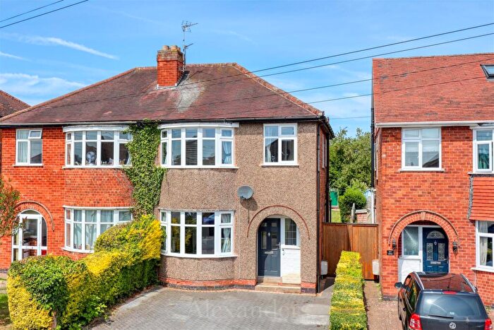 3 Bedroom Semi-Detached House For Sale In Parklands Drive, Loughborough, LE11