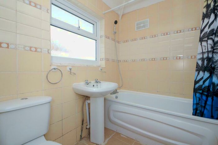 5 Bedroom Semi-Detached House To Rent In Crowell Road, East Oxford, Hmo Ready Sharers, OX4
