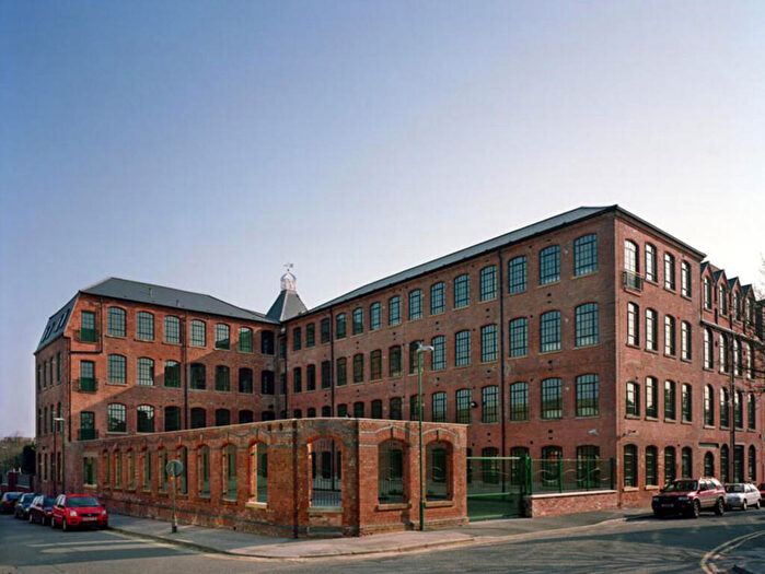 2 Bedroom Apartment To Rent In Raleigh Square, Nottingham, NG7