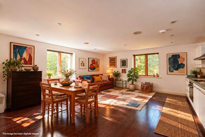 2 Bedroom Flat For Sale In Braggs Lane, Old Market, BS2