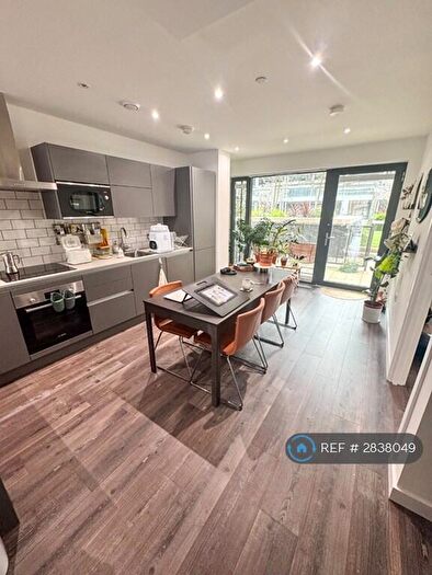 2 Bedroom Flat To Rent In Curie House, London, E9