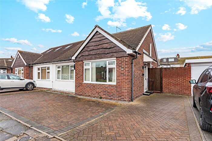 2 Bedroom Bungalow For Sale In Normans Close, Gravesend, Kent, DA11