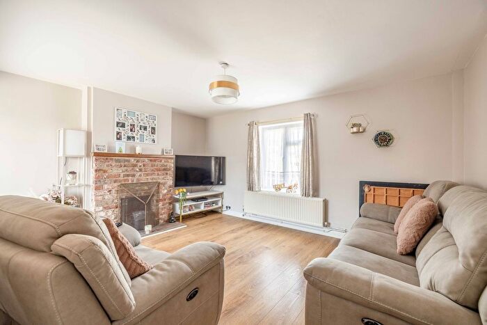 3 Bedroom End Of Terrace House For Sale In Layters Close, Chalfont St Peter, SL9