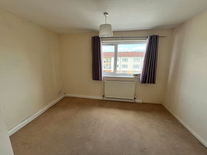 2 Bedroom Flat For Sale In Foxtor Close, Plymouth, Devon, PL5