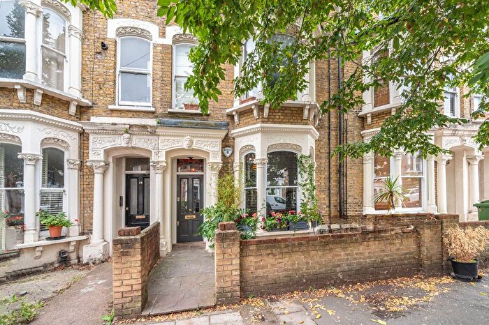 2 Bedroom Flat For Sale In Kellett Road, Brixton, London, SW2
