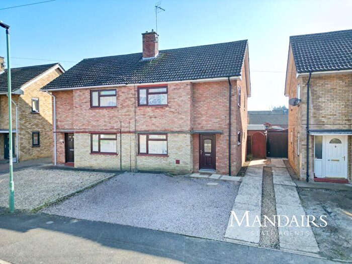 3 Bedroom Semi Detached House For Sale In Chaucer Road, New England, Peterborough, PE1