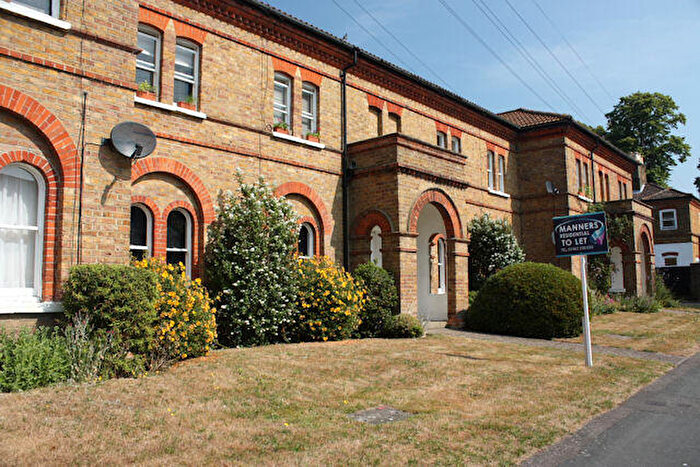 Flat To Rent In Knaphill, Woking, GU21