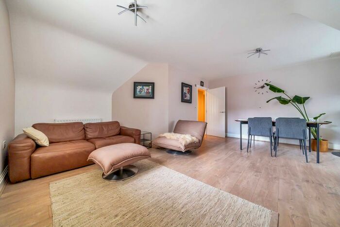 1 Bedroom Flat To Rent In Amber Lodge, Godalming, Godalming, GU7