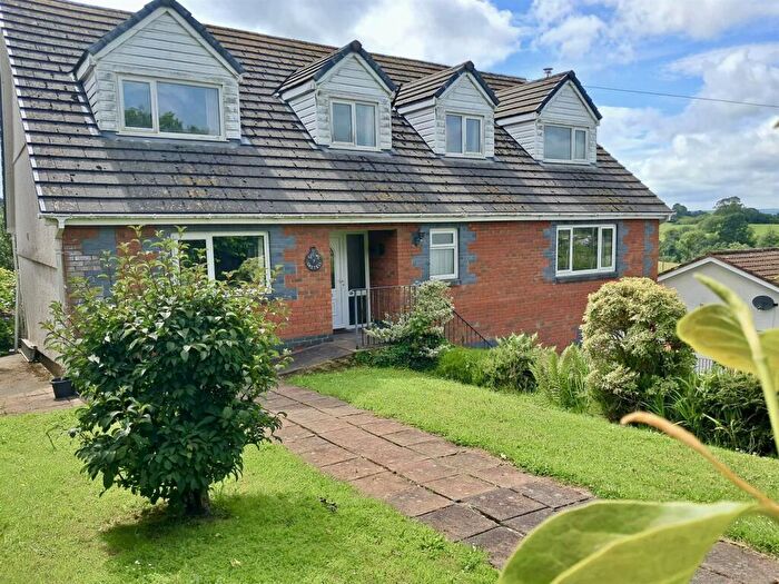 4 Bedroom Detached House For Sale In Heol Y Maerdy, Ffairfach, Llandeilo, SA19