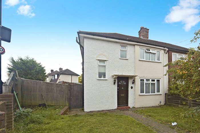 3 Bedroom Semi Detached House For Sale In Miller Road, Croydon, CR0