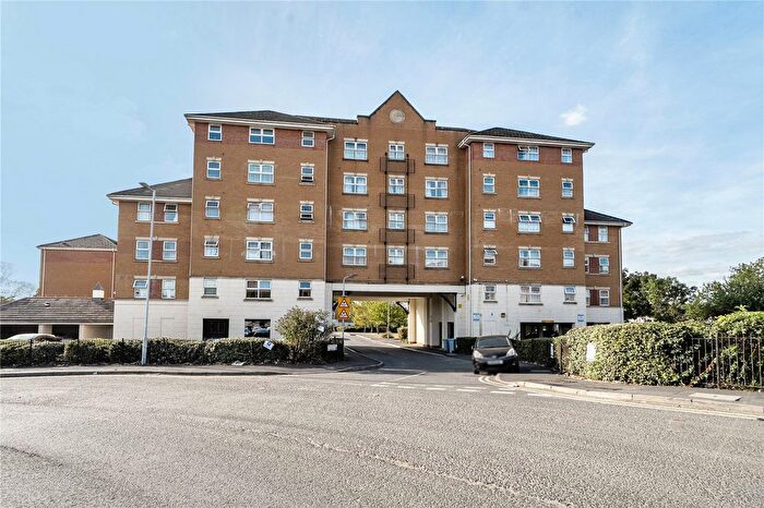 1 Bedroom Flat For Sale In Pickfords Gardens, Slough, Berkshire, SL1
