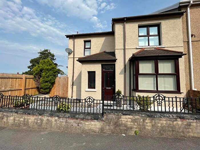 3 Bedroom End Of Terrace House For Sale In Tunnel Road, Llanelli, SA15