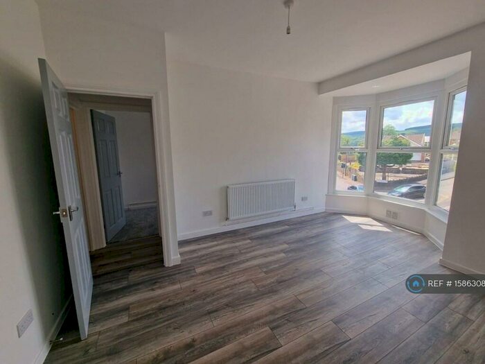 2 Bedroom Flat To Rent In Garth Villas, Merthyr Tydfil, CF47