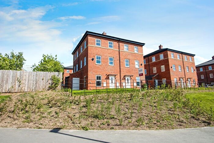 2 Bedroom Property To Rent In Bolton Court, Leeds, LS14