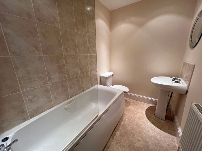 2 Bedroom Flat To Rent In Clifton Street, Lytham St. Annes, FY8