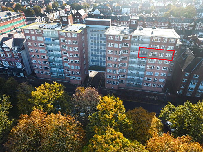 2 Bedroom Flat For Sale In Viceroy Court, Lord Street, Southport, PR8