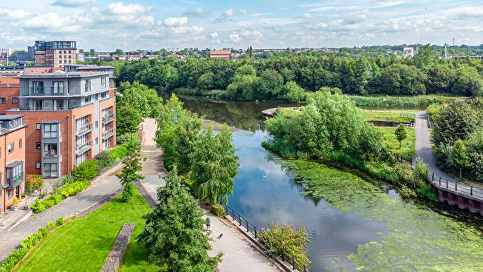 2 Bedroom Flat For Sale In Cable Place, Leeds, LS10