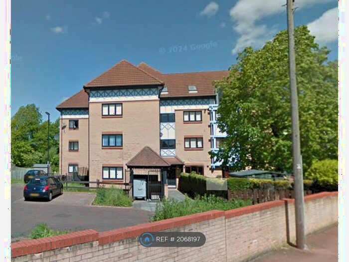 2 Bedroom Maisonette To Rent In Cartington Court, Newcastle Upon Tyne, NE3