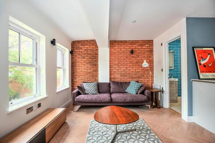 1 Bedroom Flat To Rent In High Street, Chesham, HP5