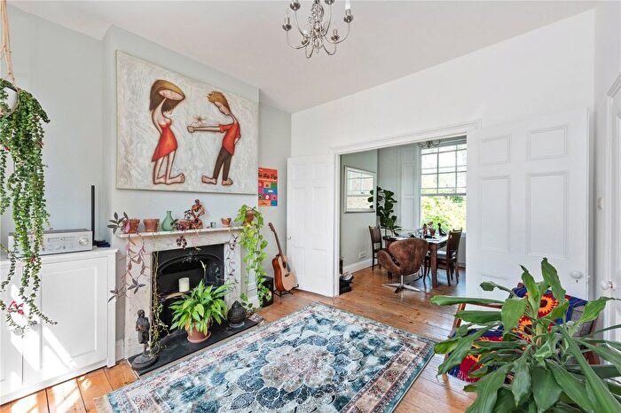 3 Bedroom Terraced House To Rent In Rees Street, London, N1