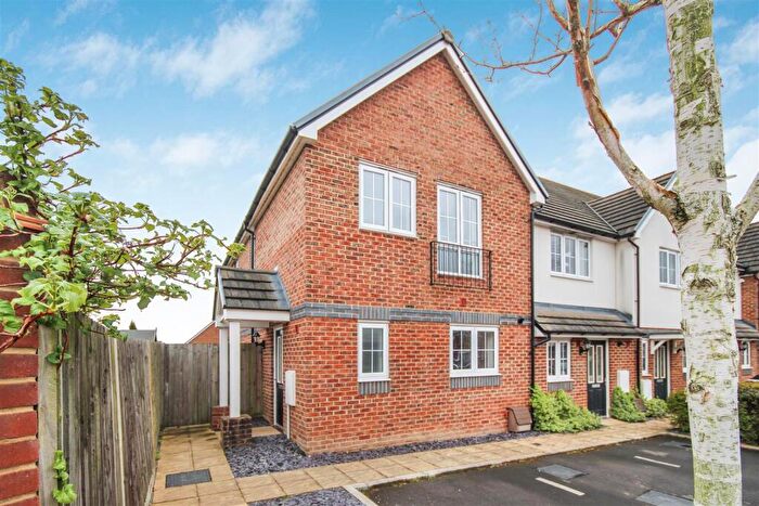 3 Bedroom End Of Terrace House For Sale In Hensler Drive, Bishopdown, Salisbury, SP1