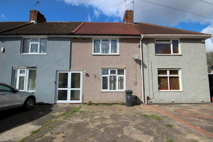 2 Bedroom Terraced House To Rent In Canonsleigh Road, Dagenham, RM9