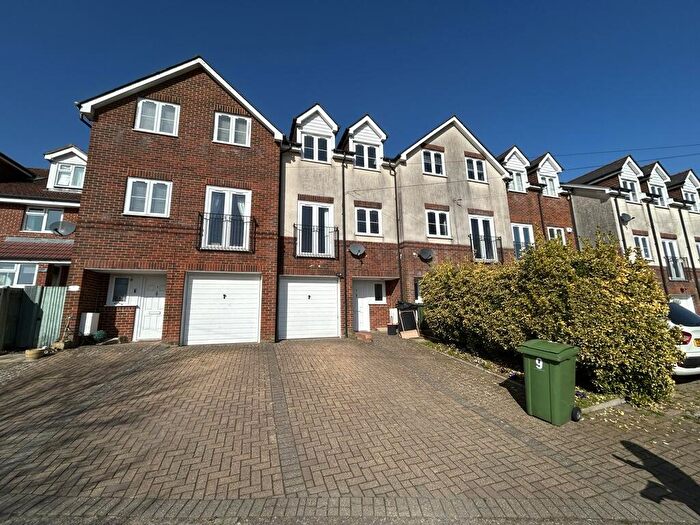 4 Bedroom Terraced House To Rent In Elmstone Lane, Maidstone, Kent, ME16