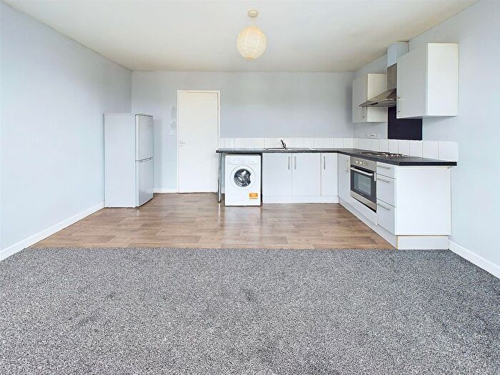 1 Bedroom Flat To Rent In Foleshill Road, Foleshill, Coventry, CV6