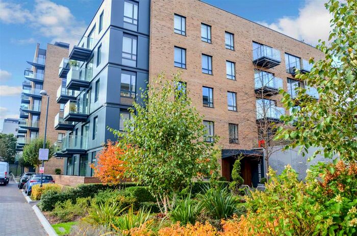 2 Bedroom Flat To Rent In Kew Bridge Road, Brentford, TW8