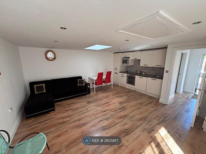 1 Bedroom Bungalow To Rent In Parkhurst Road, London, N22