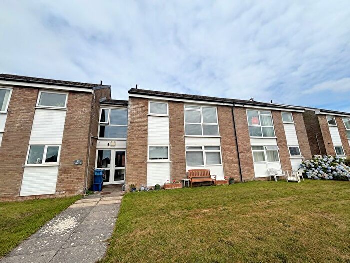2 Bedroom Flat For Sale In Ty Helyg, Tywyn, LL36
