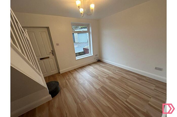 3 Bedroom Terraced House To Rent In Kingshill Road, Swindon, Wiltshire, SN1