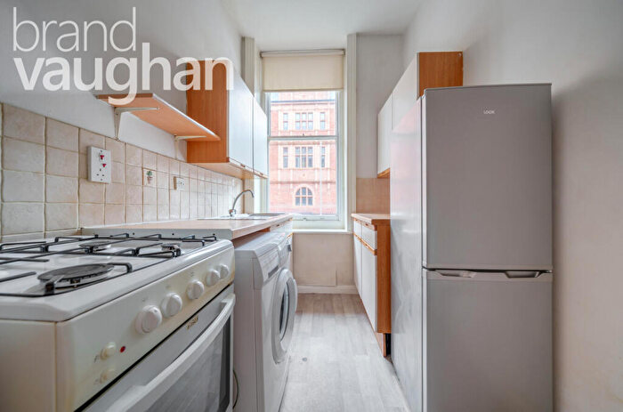 1 Bedroom Flat To Rent In Gwydyr Mansions, Holland Road, Hove, East Sussex, BN3