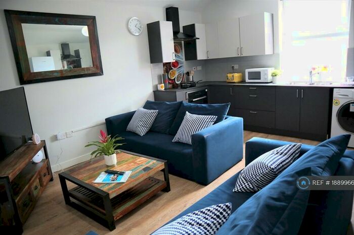 6 Bedroom Detached House To Rent In Gainsborough Road, Liverpool, L15