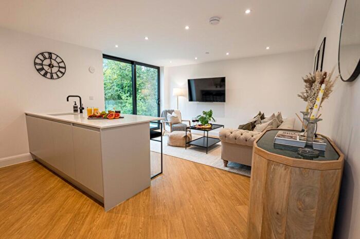 2 Bedroom Flat For Sale In North Road, Poole, BH14