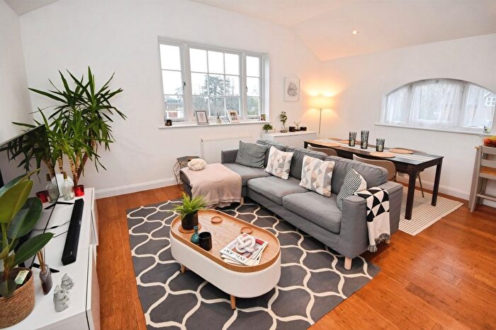 2 Bedroom Flat For Sale In Coggeshall Road, Braintree, CM7