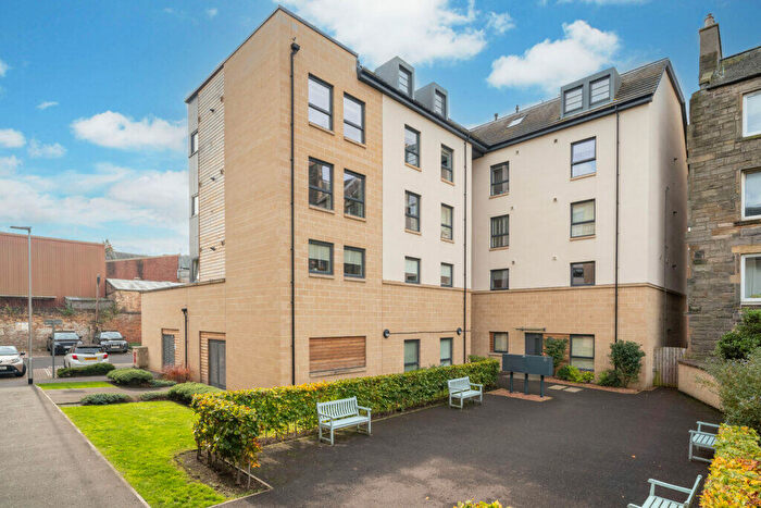 2 Bedroom Flat For Sale In Flat, Hatters Lane, Canonmills, EH7