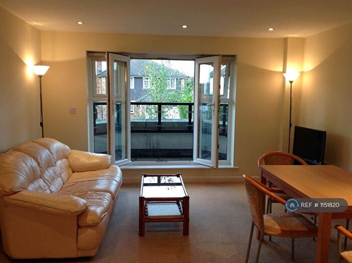 2 Bedroom Flat To Rent In Cheriton Lodge, Ruislip, HA4