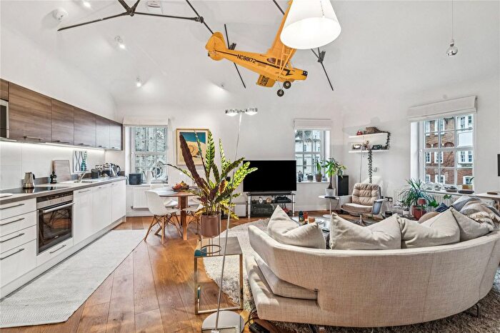 2 Bedroom Flat For Sale In Trinity Crescent, SW17