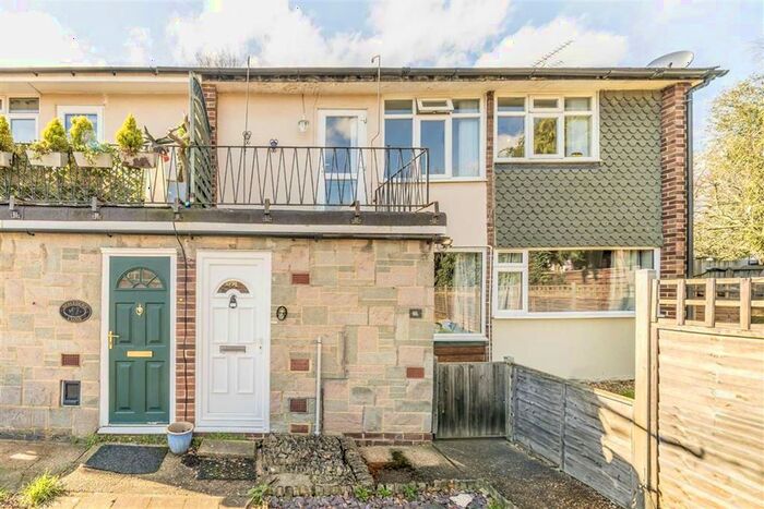 2 Bedroom Flat To Rent In Belvedere Close, Teddington, TW11