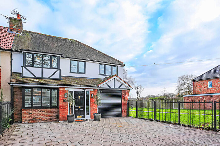 5 Bedroom Semi Detached House For Sale In Damson Lane, Solihull, B92