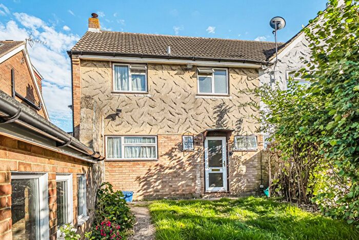 3 Bedroom Semi Detached House For Sale In Fallowfield, Chatham, Kent, ME5
