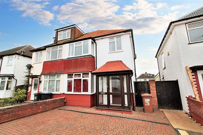 3 Bedroom Semi Detached House To Rent In Crawford Road, Hatfield, AL10