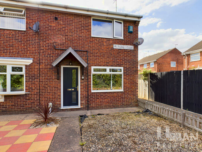 2 Bedroom End Of Terrace House To Rent In Middleham Close, Hull, Yorkshire, HU9