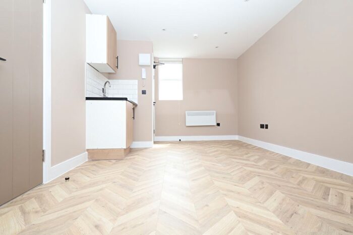Studio To Rent In Colenso Road, London, E5